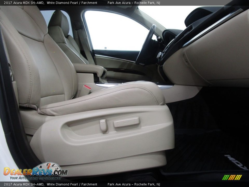 2017 Acura MDX SH-AWD White Diamond Pearl / Parchment Photo #17