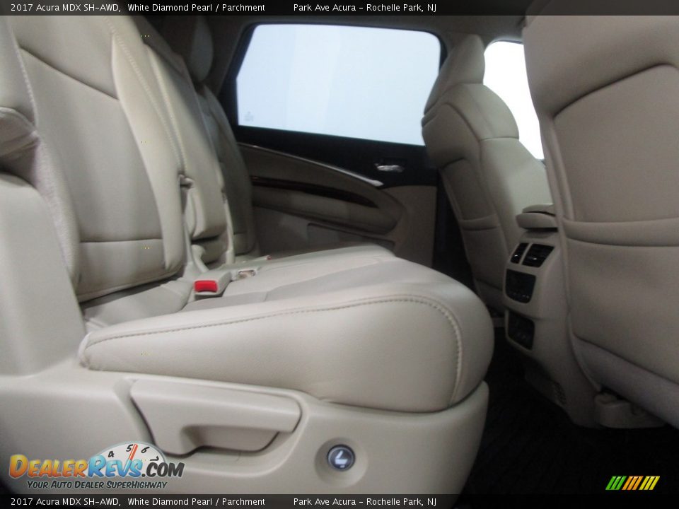 2017 Acura MDX SH-AWD White Diamond Pearl / Parchment Photo #20