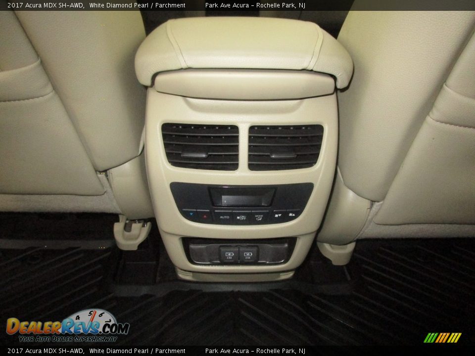 2017 Acura MDX SH-AWD White Diamond Pearl / Parchment Photo #23