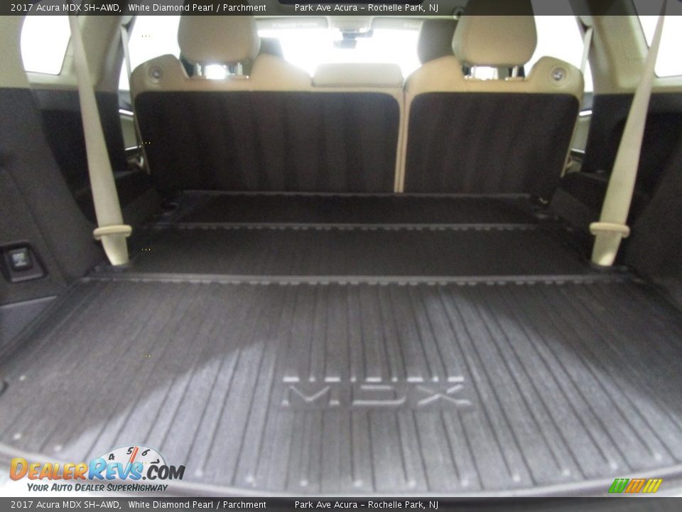 2017 Acura MDX SH-AWD White Diamond Pearl / Parchment Photo #24