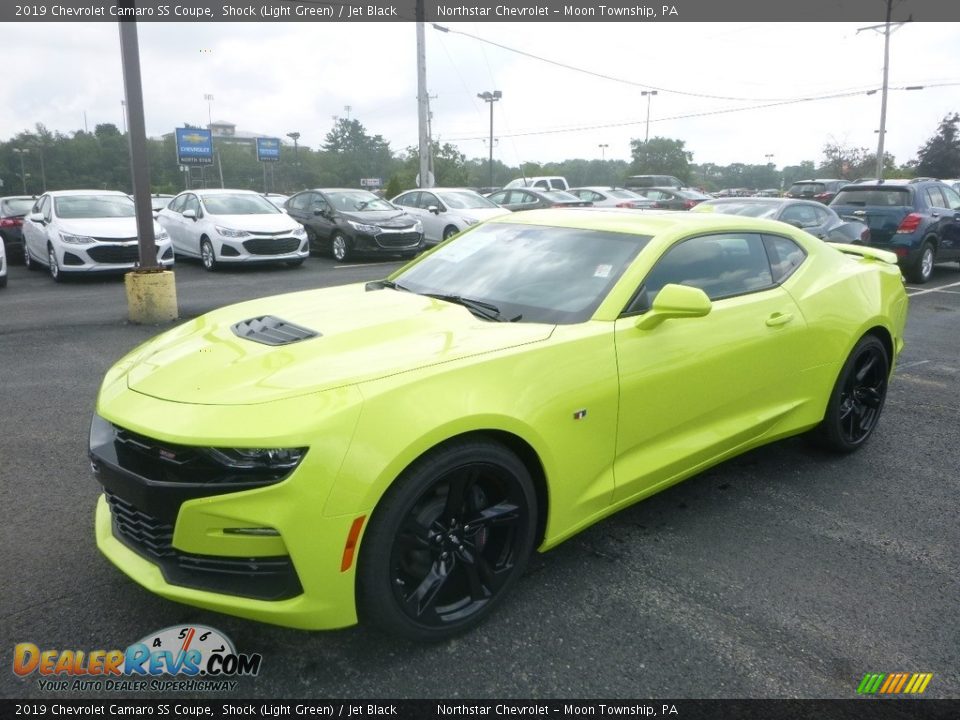Front 3/4 View of 2019 Chevrolet Camaro SS Coupe Photo #1