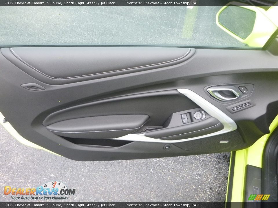 Door Panel of 2019 Chevrolet Camaro SS Coupe Photo #15
