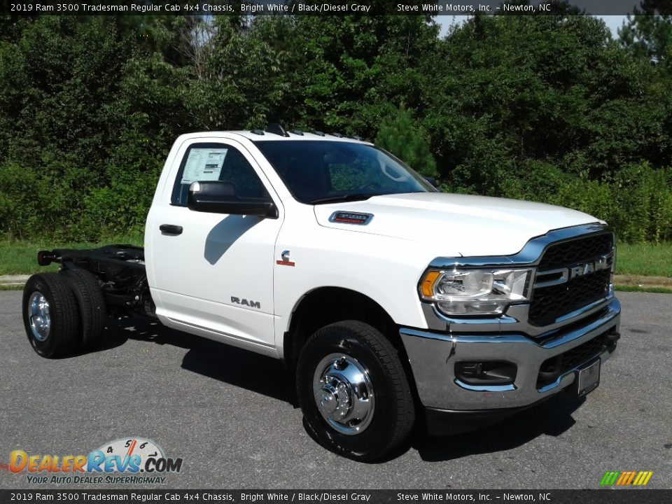 Bright White 2019 Ram 3500 Tradesman Regular Cab 4x4 Chassis Photo #4