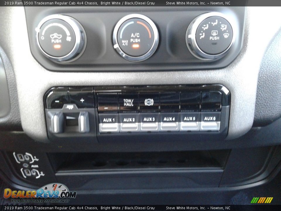 2019 Ram 3500 Tradesman Regular Cab 4x4 Chassis Bright White / Black/Diesel Gray Photo #22