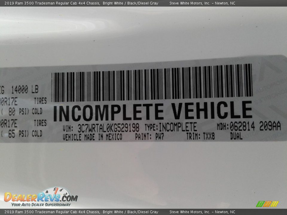 2019 Ram 3500 Tradesman Regular Cab 4x4 Chassis Bright White / Black/Diesel Gray Photo #26