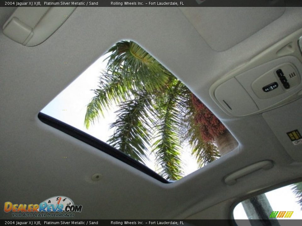 2004 Jaguar XJ XJ8 Platinum Silver Metallic / Sand Photo #4
