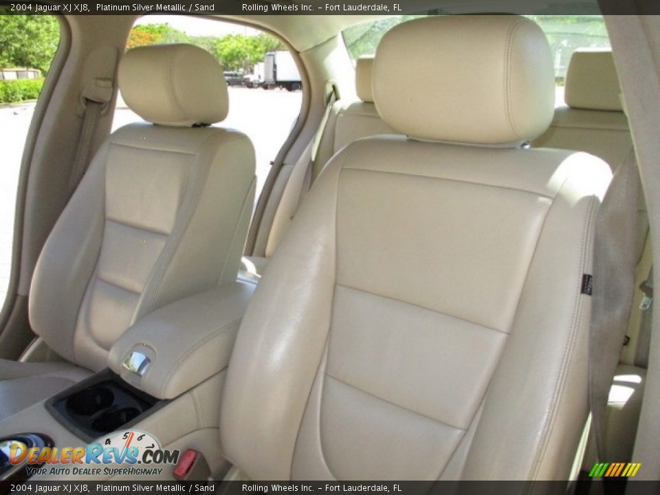 2004 Jaguar XJ XJ8 Platinum Silver Metallic / Sand Photo #10