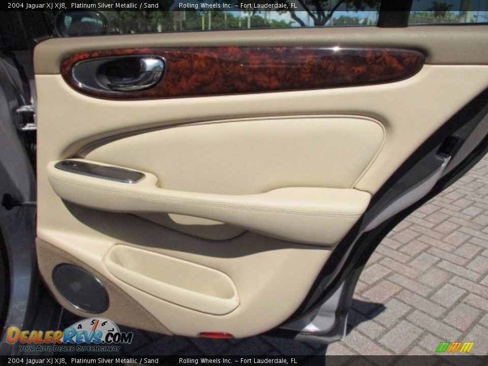2004 Jaguar XJ XJ8 Platinum Silver Metallic / Sand Photo #21