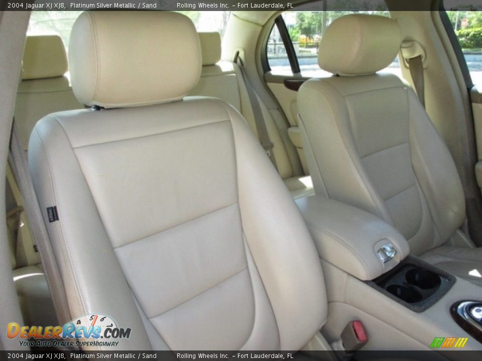 2004 Jaguar XJ XJ8 Platinum Silver Metallic / Sand Photo #24