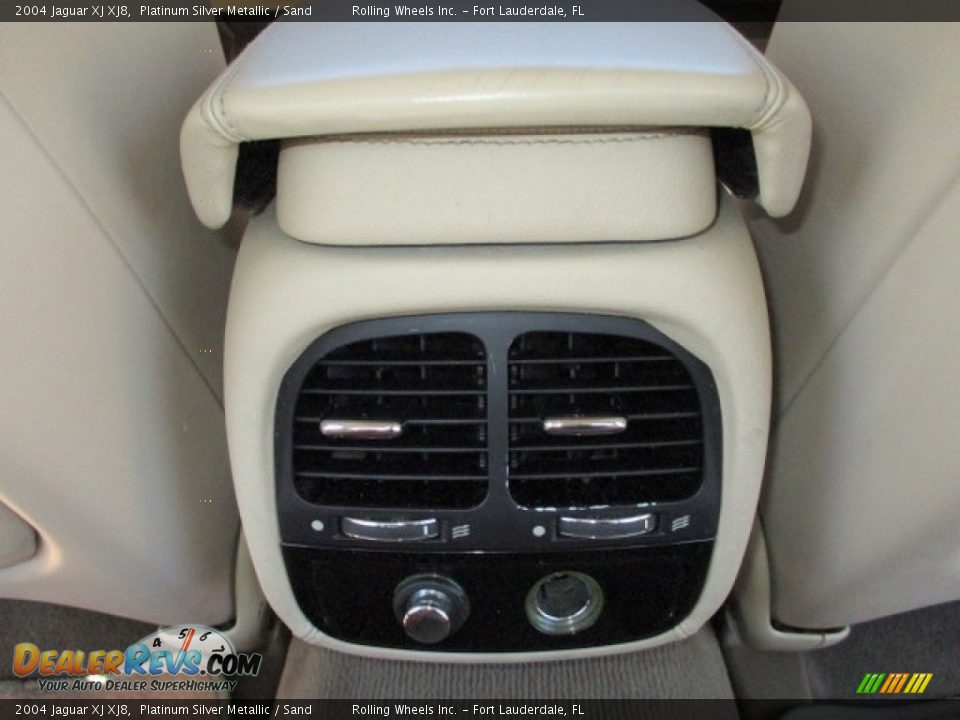 2004 Jaguar XJ XJ8 Platinum Silver Metallic / Sand Photo #32