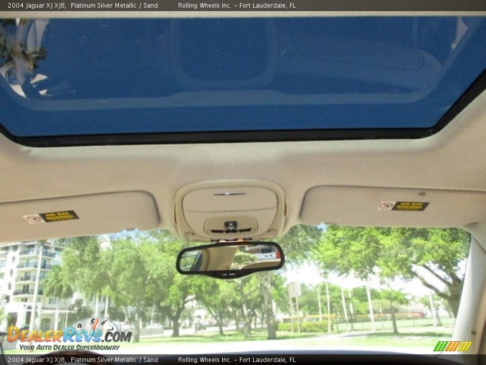 2004 Jaguar XJ XJ8 Platinum Silver Metallic / Sand Photo #33