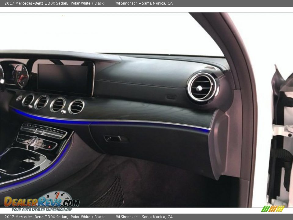 2017 Mercedes-Benz E 300 Sedan Polar White / Black Photo #28