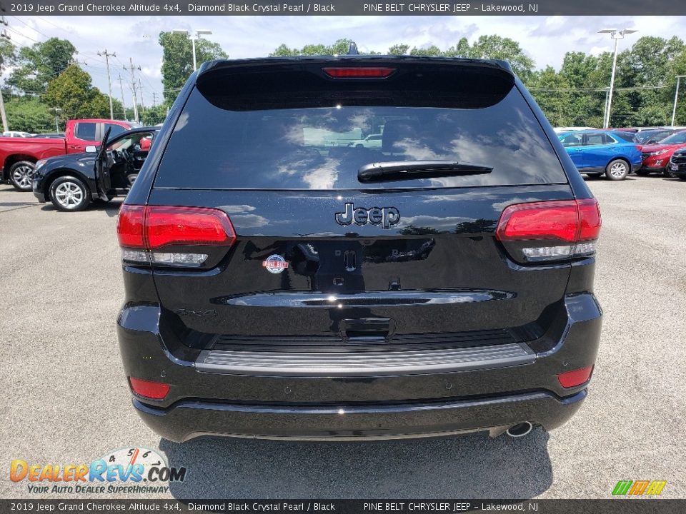 2019 Jeep Grand Cherokee Altitude 4x4 Diamond Black Crystal Pearl / Black Photo #5
