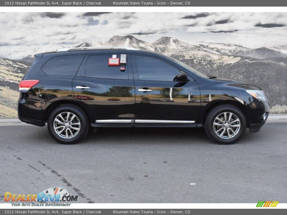 2013 Nissan Pathfinder SL 4x4 Super Black / Charcoal Photo #2