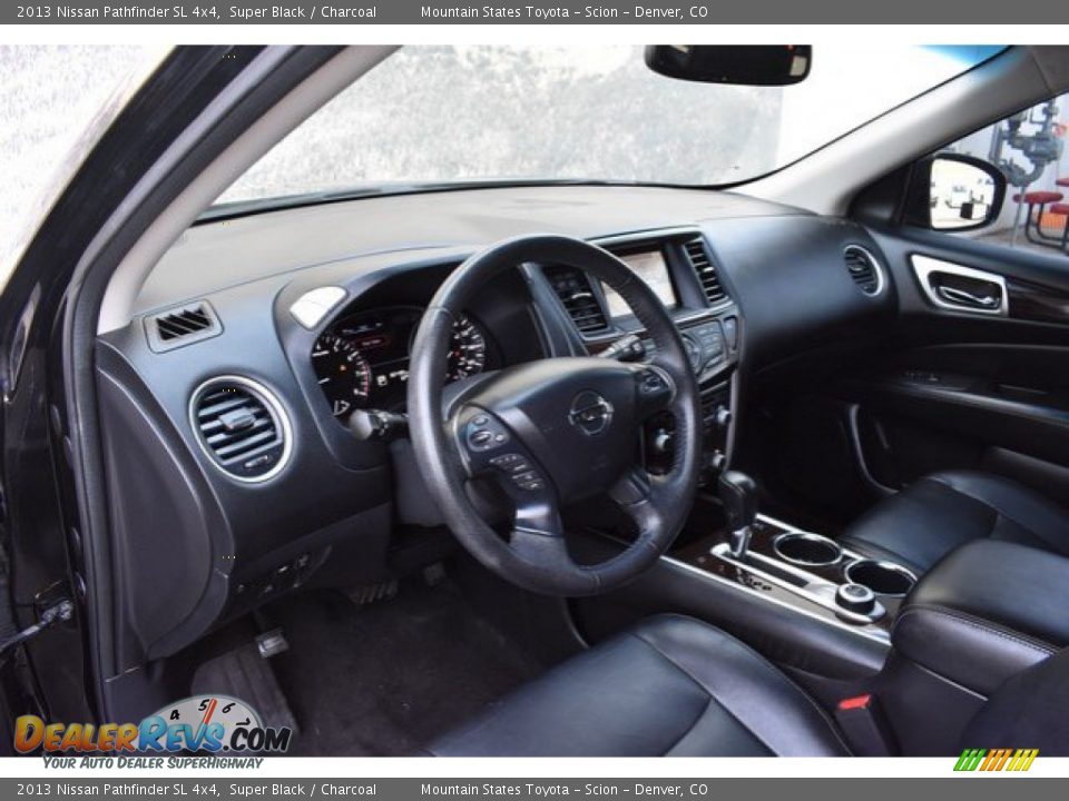 2013 Nissan Pathfinder SL 4x4 Super Black / Charcoal Photo #10