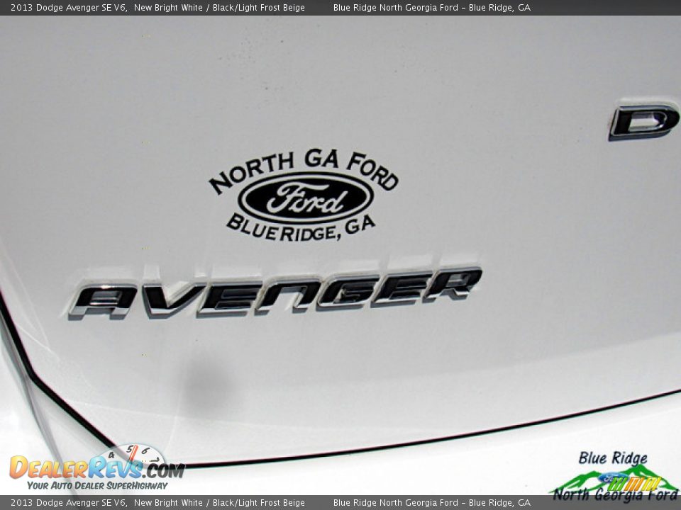 2013 Dodge Avenger SE V6 New Bright White / Black/Light Frost Beige Photo #32