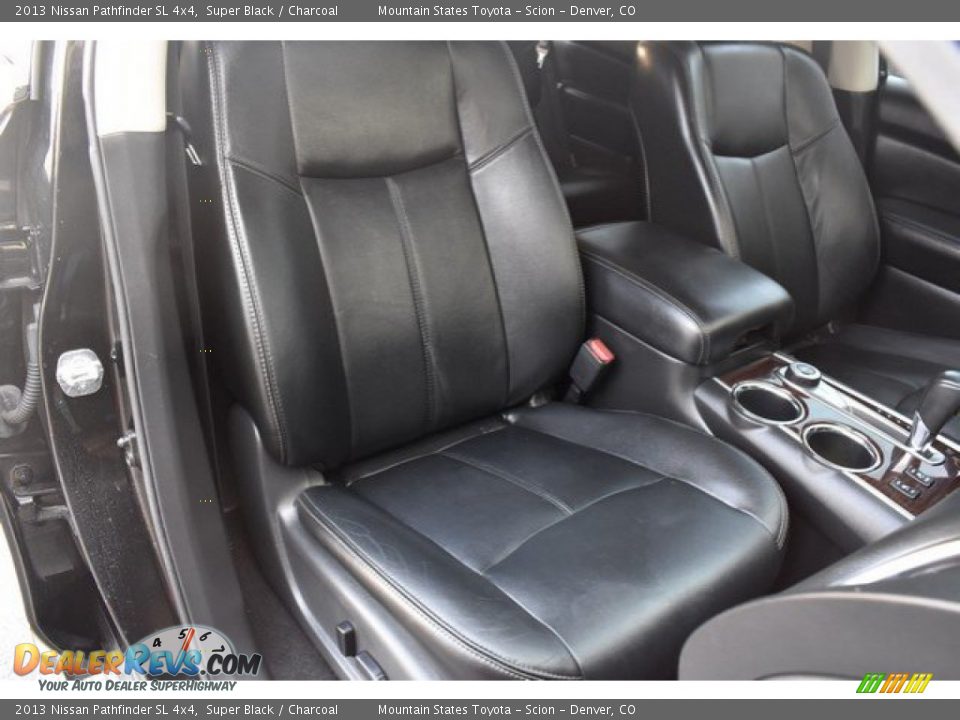 2013 Nissan Pathfinder SL 4x4 Super Black / Charcoal Photo #18
