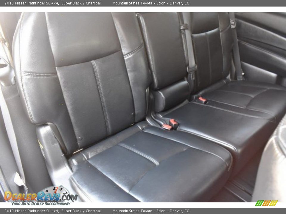 2013 Nissan Pathfinder SL 4x4 Super Black / Charcoal Photo #22