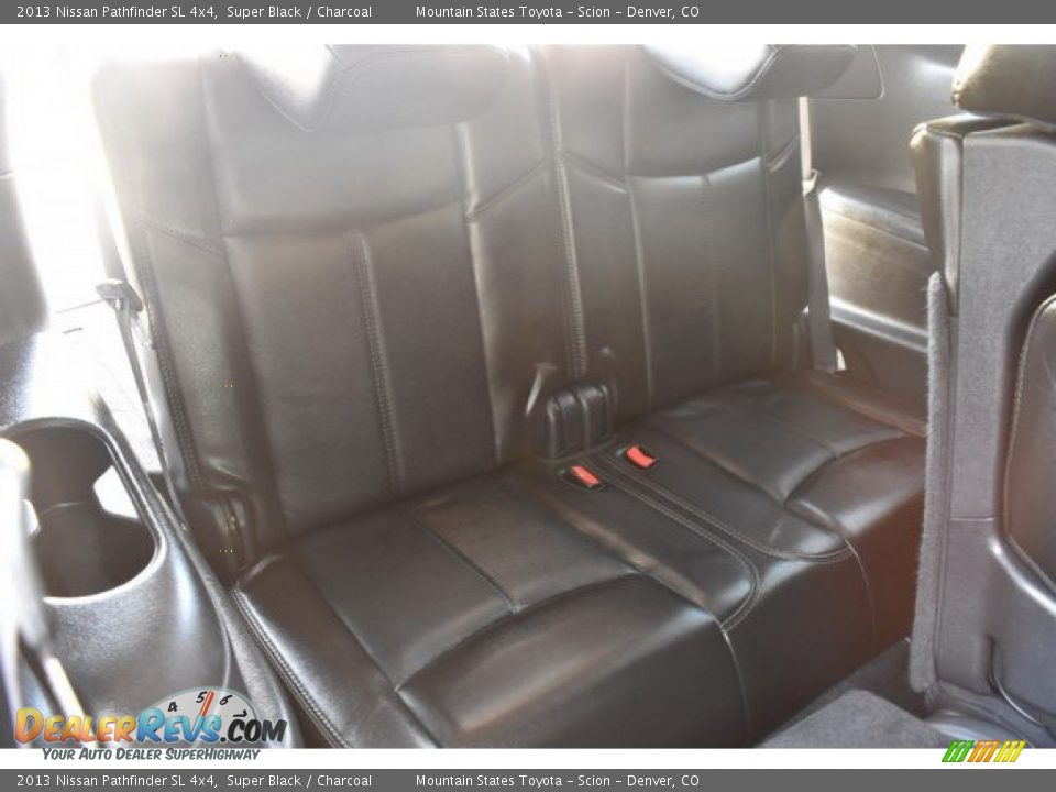 2013 Nissan Pathfinder SL 4x4 Super Black / Charcoal Photo #23