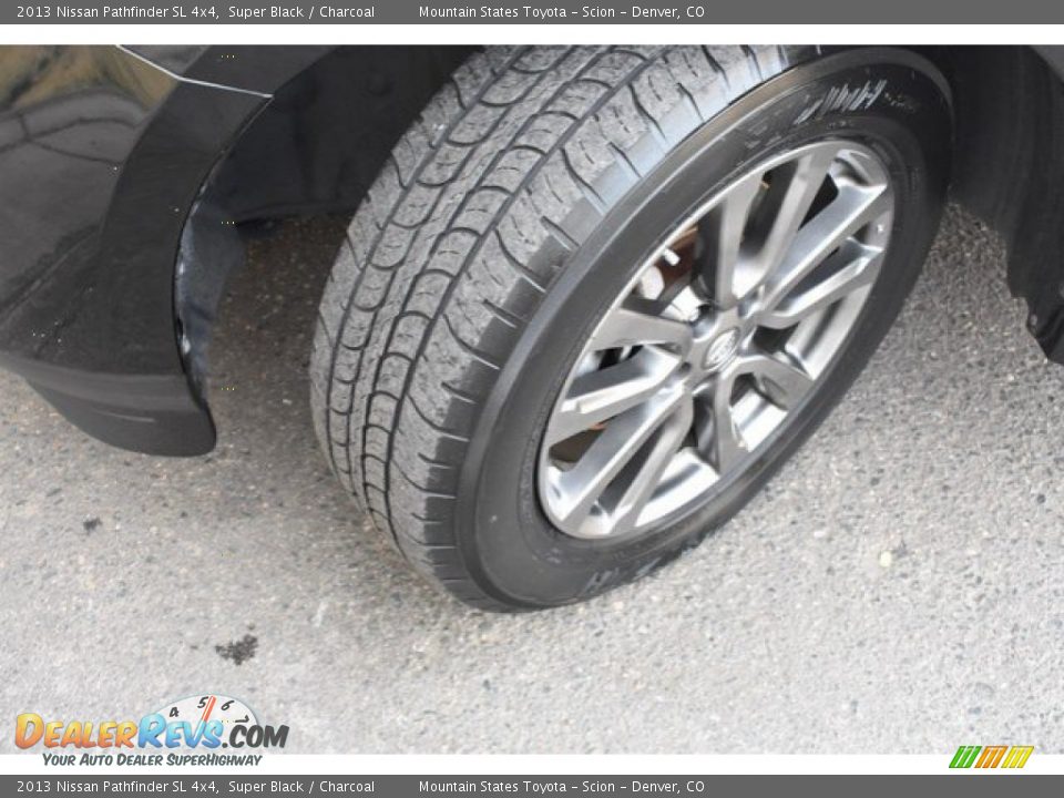 2013 Nissan Pathfinder SL 4x4 Super Black / Charcoal Photo #29