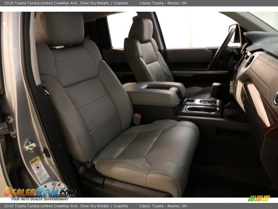 2016 Toyota Tundra Limited CrewMax 4x4 Silver Sky Metallic / Graphite Photo #17