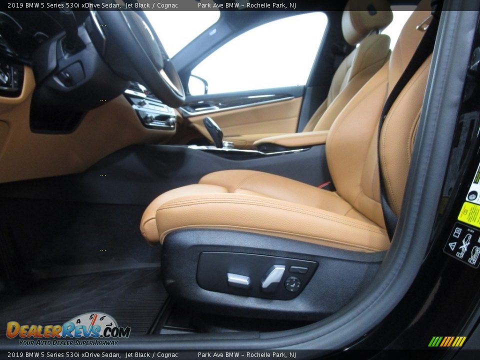 2019 BMW 5 Series 530i xDrive Sedan Jet Black / Cognac Photo #8