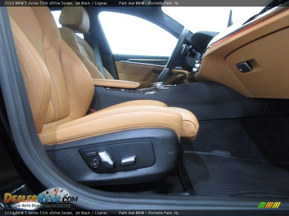 2019 BMW 5 Series 530i xDrive Sedan Jet Black / Cognac Photo #14