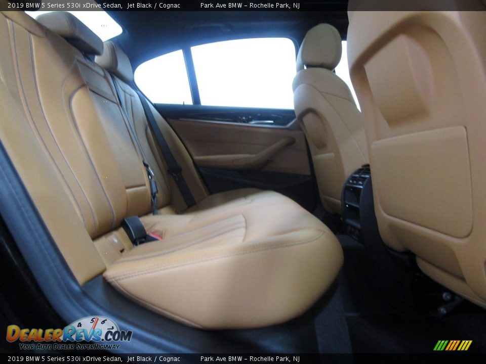 2019 BMW 5 Series 530i xDrive Sedan Jet Black / Cognac Photo #17