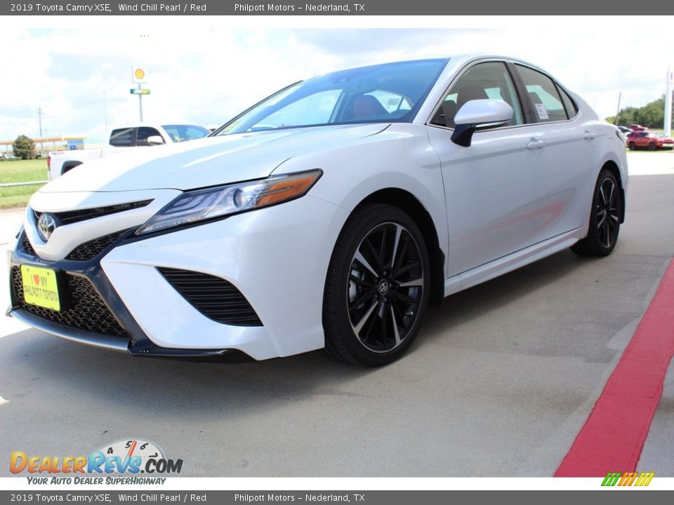 2019 Toyota Camry XSE Wind Chill Pearl / Red Photo #4