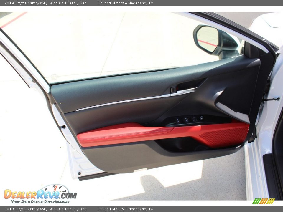 2019 Toyota Camry XSE Wind Chill Pearl / Red Photo #9