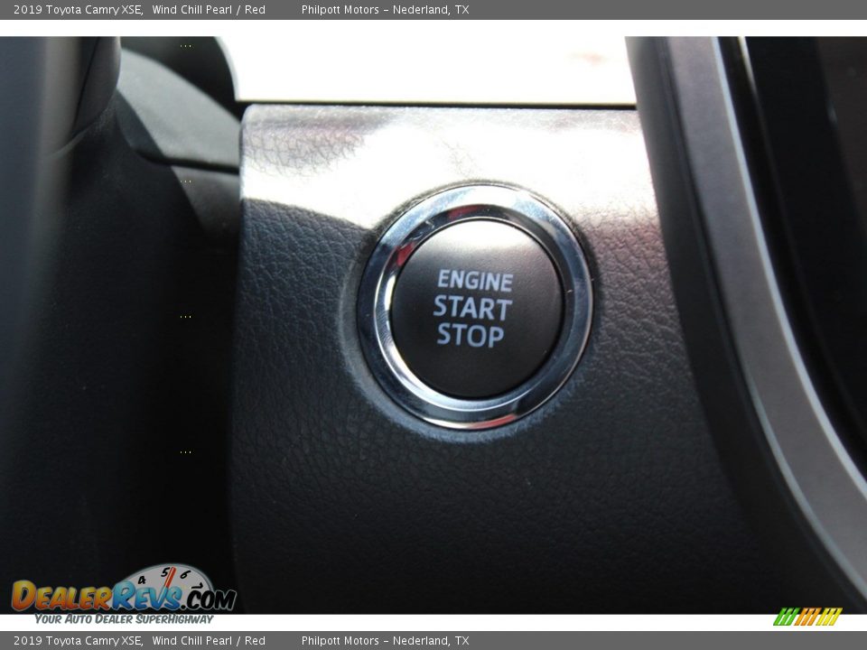 2019 Toyota Camry XSE Wind Chill Pearl / Red Photo #18