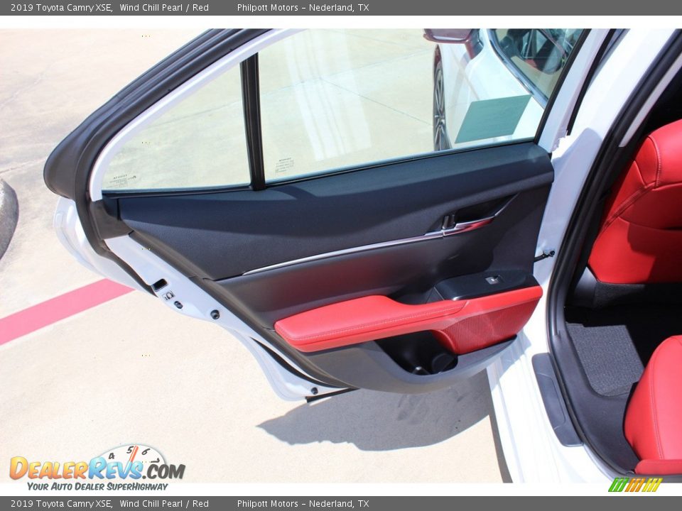 2019 Toyota Camry XSE Wind Chill Pearl / Red Photo #20