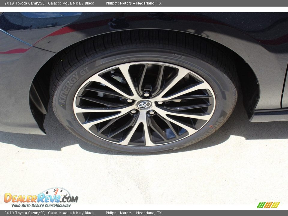 2019 Toyota Camry SE Galactic Aqua Mica / Black Photo #5