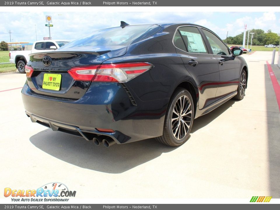 2019 Toyota Camry SE Galactic Aqua Mica / Black Photo #8