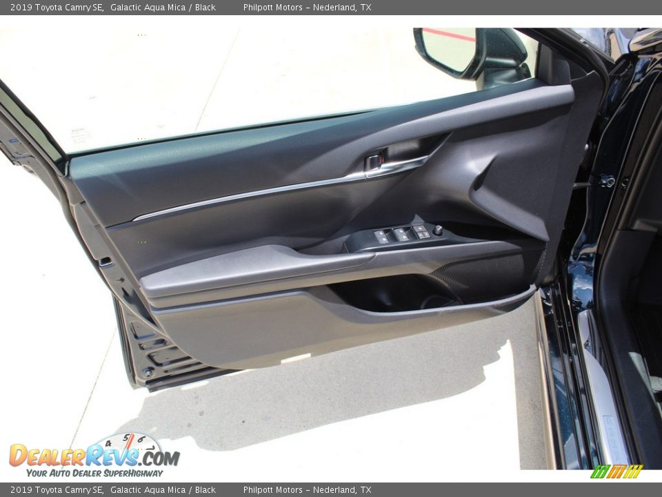 2019 Toyota Camry SE Galactic Aqua Mica / Black Photo #9