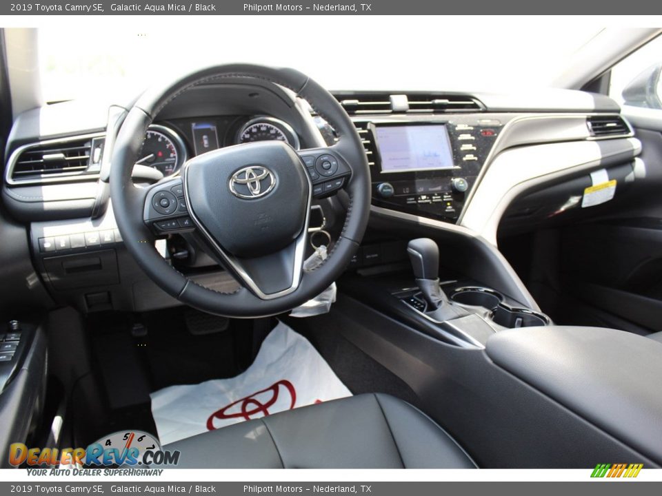 2019 Toyota Camry SE Galactic Aqua Mica / Black Photo #20