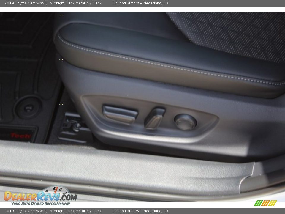 2019 Toyota Camry XSE Midnight Black Metallic / Black Photo #11