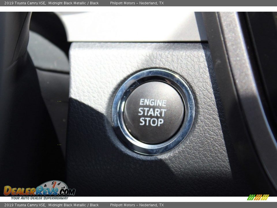 2019 Toyota Camry XSE Midnight Black Metallic / Black Photo #17