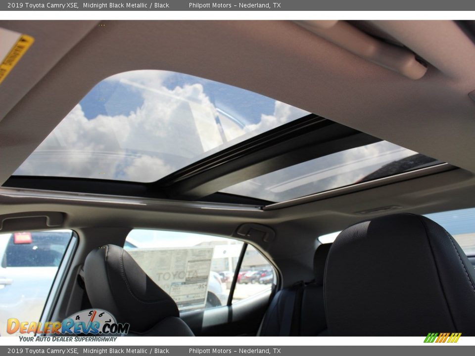 2019 Toyota Camry XSE Midnight Black Metallic / Black Photo #19