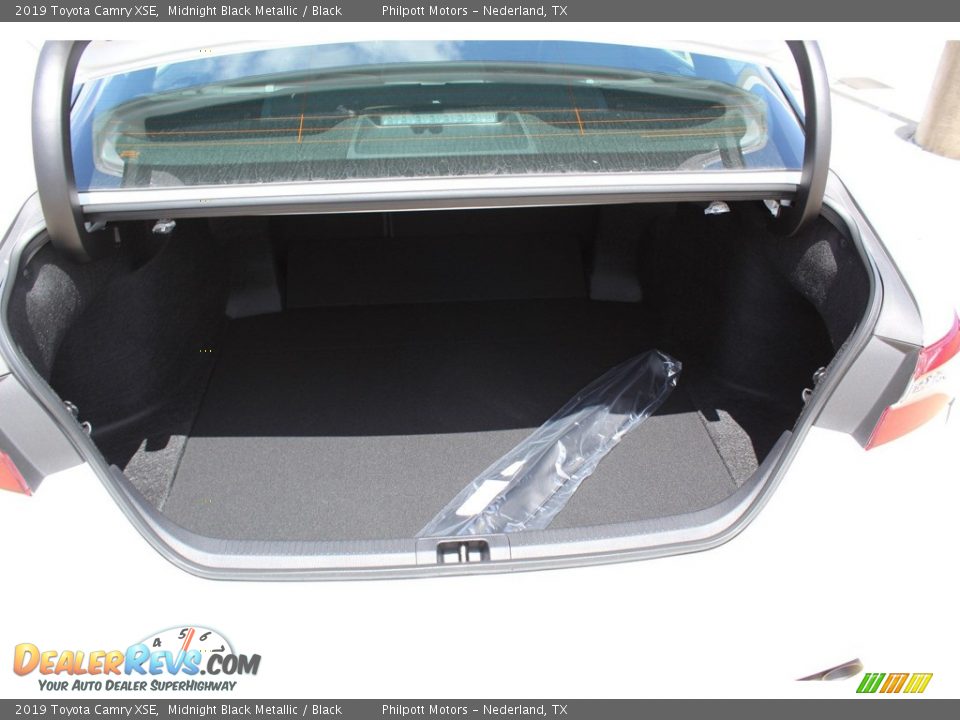 2019 Toyota Camry XSE Midnight Black Metallic / Black Photo #24