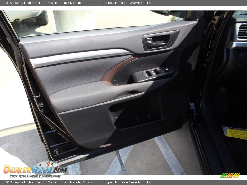 2019 Toyota Highlander LE Midnight Black Metallic / Black Photo #9