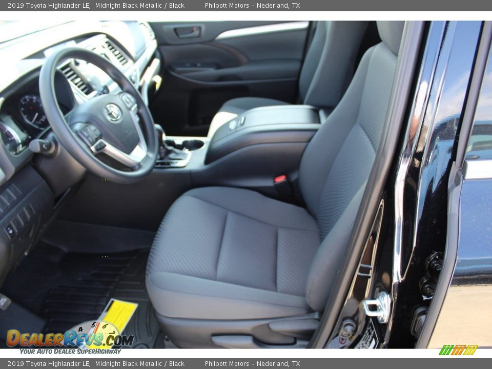 2019 Toyota Highlander LE Midnight Black Metallic / Black Photo #10
