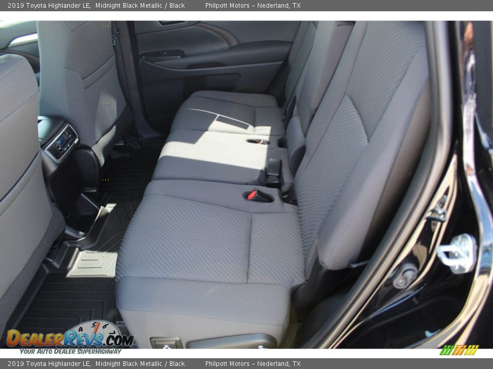 2019 Toyota Highlander LE Midnight Black Metallic / Black Photo #19