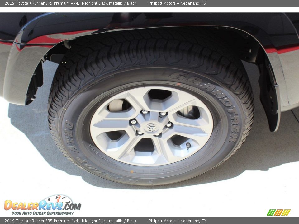 2019 Toyota 4Runner SR5 Premium 4x4 Midnight Black metallic / Black Photo #5
