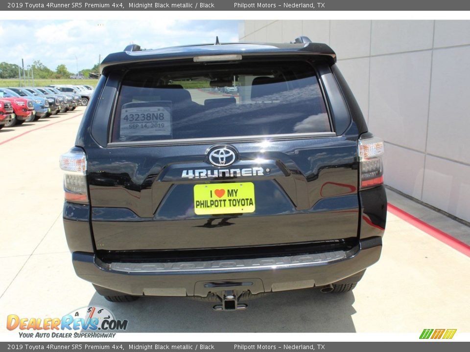 2019 Toyota 4Runner SR5 Premium 4x4 Midnight Black metallic / Black Photo #7