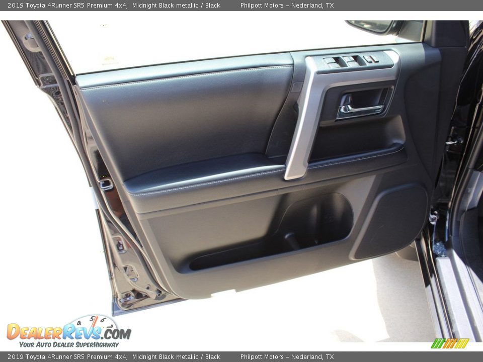2019 Toyota 4Runner SR5 Premium 4x4 Midnight Black metallic / Black Photo #9