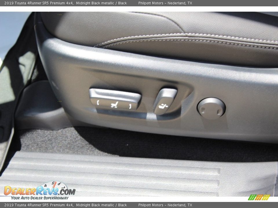 2019 Toyota 4Runner SR5 Premium 4x4 Midnight Black metallic / Black Photo #11