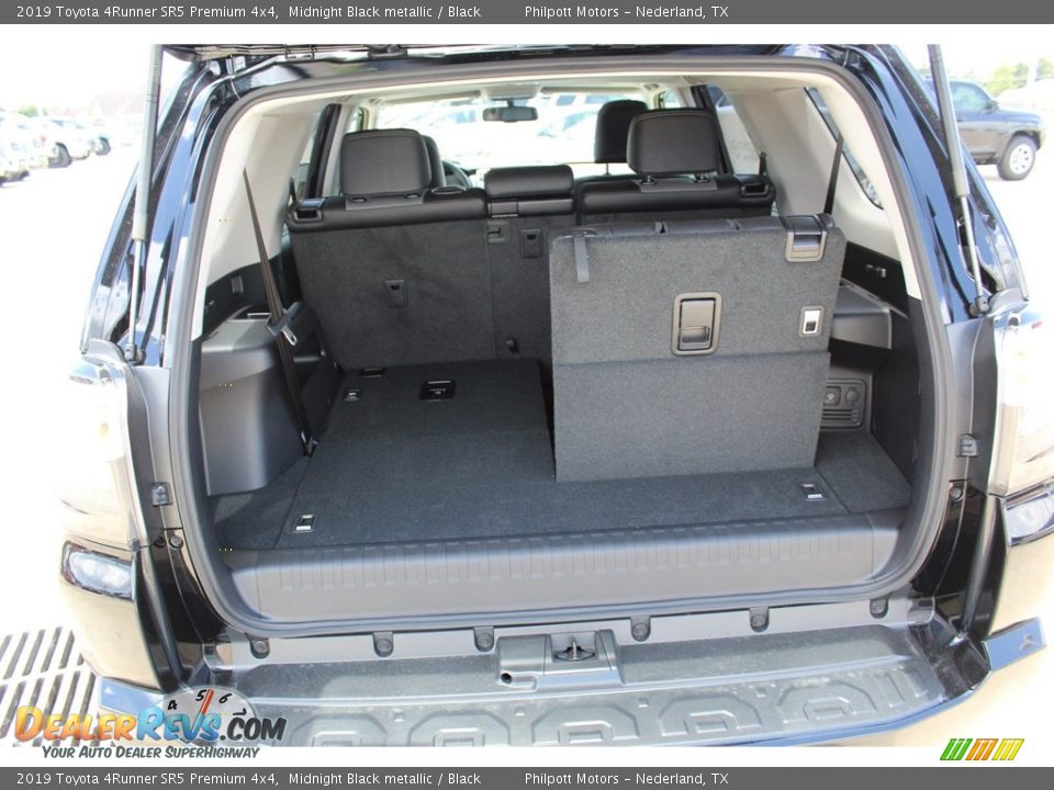 2019 Toyota 4Runner SR5 Premium 4x4 Midnight Black metallic / Black Photo #24