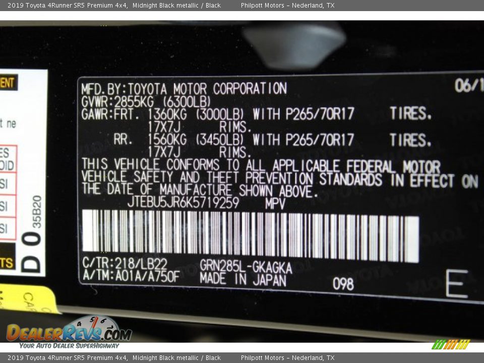 2019 Toyota 4Runner SR5 Premium 4x4 Midnight Black metallic / Black Photo #26