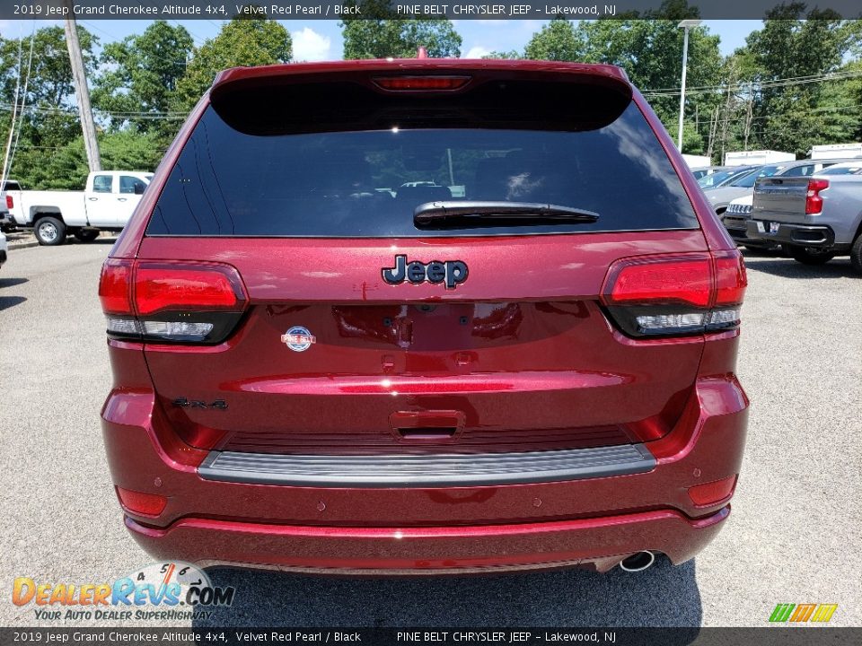 2019 Jeep Grand Cherokee Altitude 4x4 Velvet Red Pearl / Black Photo #5